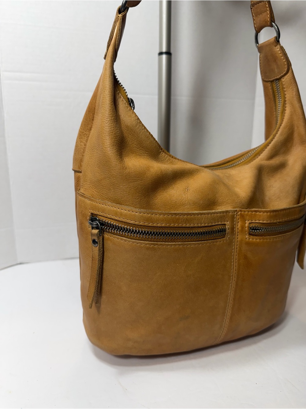 Latico USA  Tan Leather crossbody Bag - Picture 3 of 6